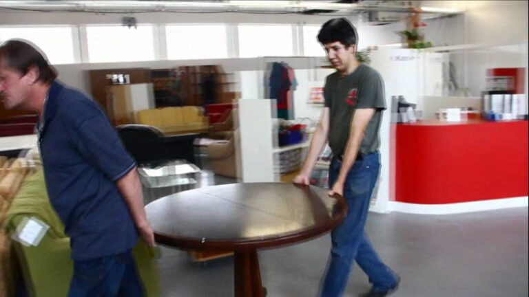Second-Hand-Schätze im Sozialkaufhaus Bad Cannstatt entdecken